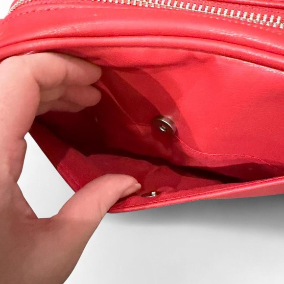 NWT Badgley Mischka Red & Pearl Crossbody Bag - Picture 4 of 5